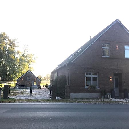 Ks Kotten Bed And Breakfast Rees Exteriör bild