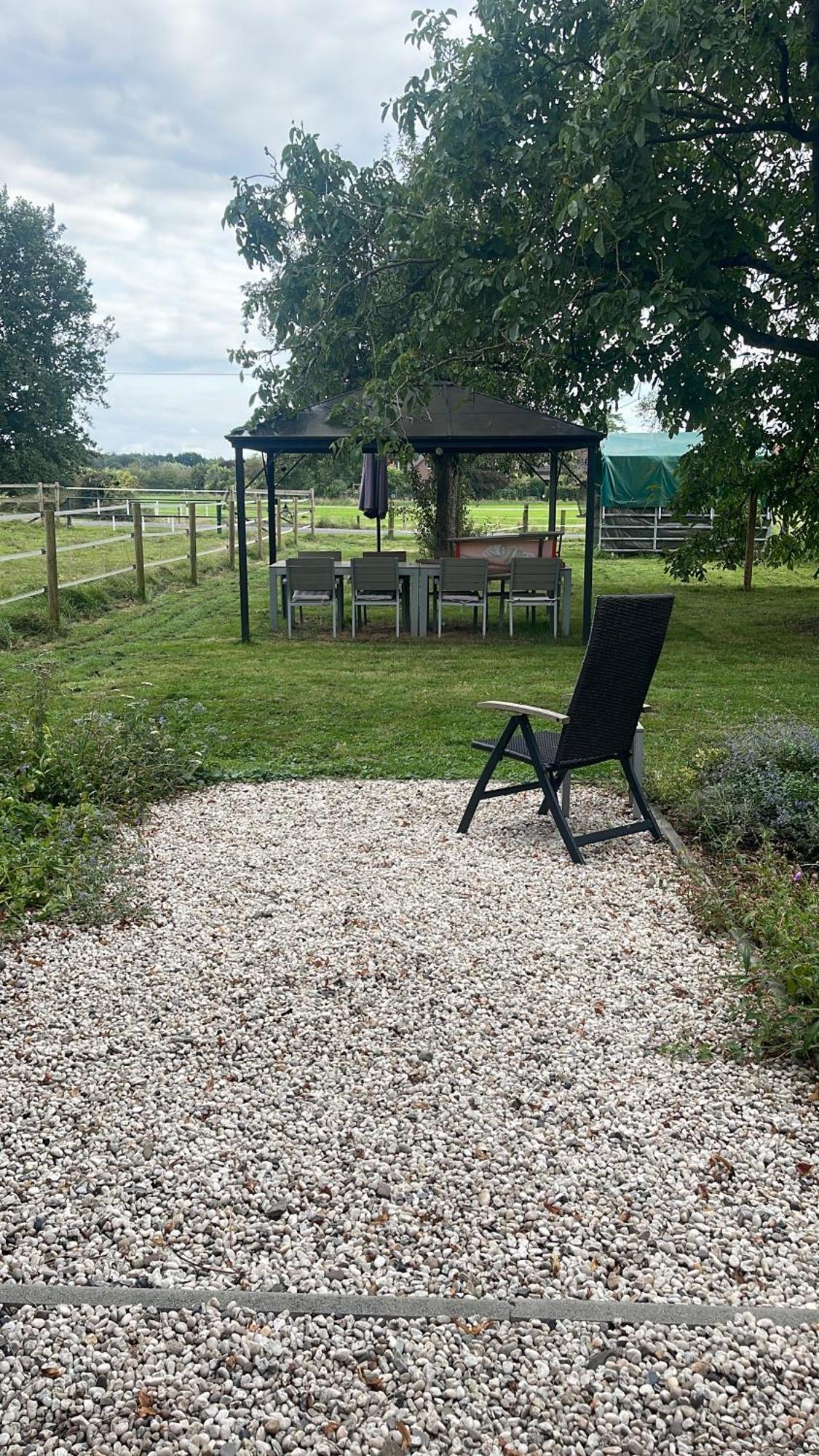 Ks Kotten Bed And Breakfast Rees Exteriör bild